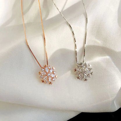 Cora | Colier Cristal cu Fulgi de Zăpadă